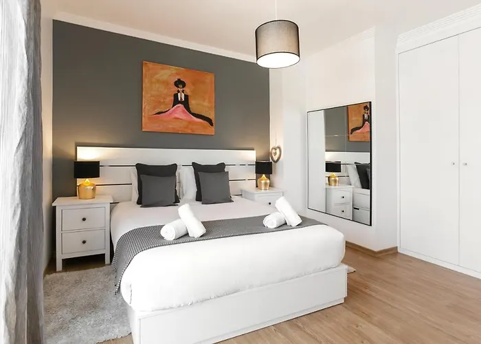 ヴィラ Pool & Charm オビドス