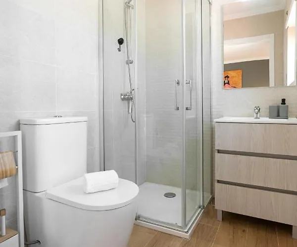 Pool & Charm ヴィラ オビドス