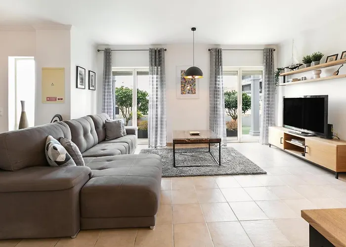 ヴィラ Pool & Charm