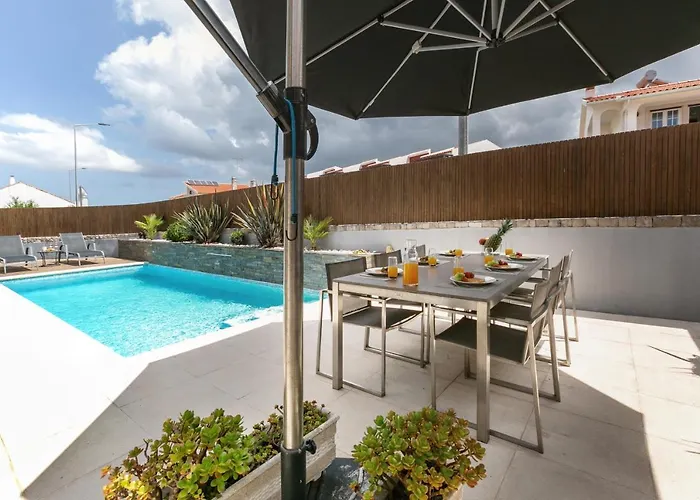 ヴィラ Pool & Charm オビドス