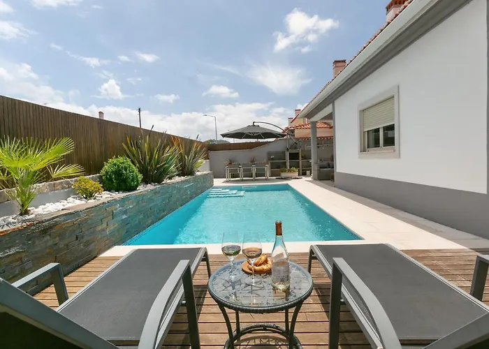 Pool & Charm ヴィラ オビドス