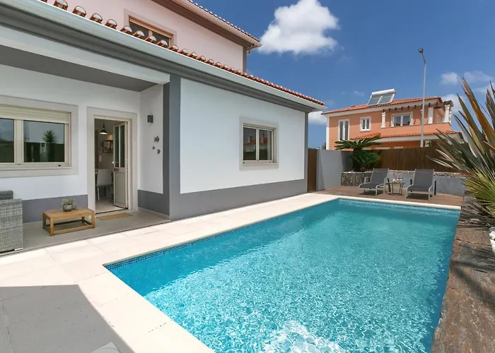 Pool & Charm ヴィラ オビドス